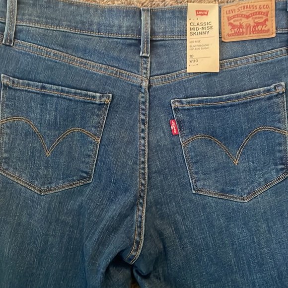 Brand New Levi’s Classic Mid Rise Button Fly Skinny Jeans. Size 10 - Picture 3 of 6